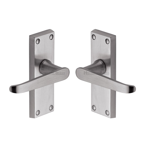 Victoria Short Door Handle on Plate - V3910-SC